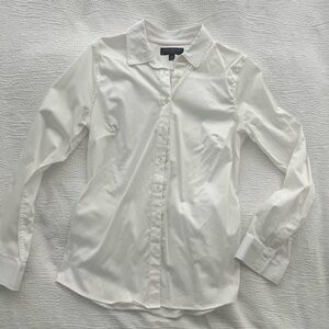 Banana Republic Tailored Fit Botton Down Shirt